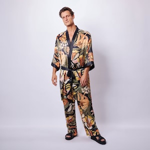 Lyxigt kimonoset för män, konstnärligt tryckt morgonrock och byxor, Statement-resortoutfit, bohemisk loungekläder, djärva festivalkläder bild 5