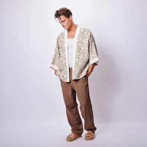 Chaqueta tipo kimono boho para hombre, cárdigan ligero, ropa de playa de inspiración azteca, atuendo boho para festivales, kimono de muselina con estampado étnico, Giftforhim imagen 3