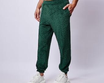 Tessuto in velluto verde leopardo, Green Street Style, regalo per gli uomini, pantaloni Green Comfort, pantaloni leopardati, regalo per lui, minimalista, regalo per lui