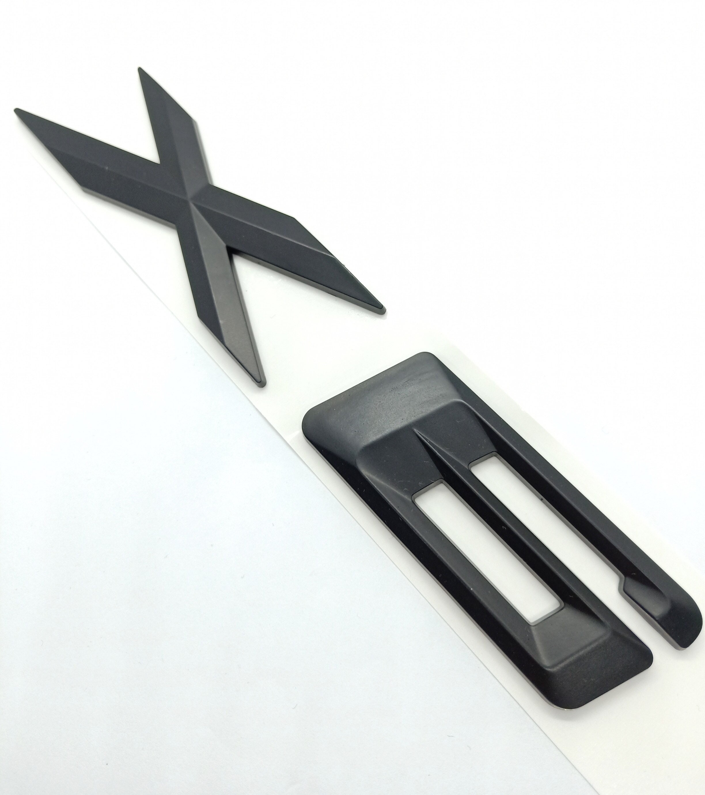 Autocollant Emblème Lettre BMW X6 (noir Mat) : Pour Personnaliser Ou Remplacer Ton Logo Coffre - 3