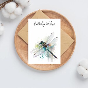 Crea tus propias tarjetas de felicitación con libélulas en acuarela