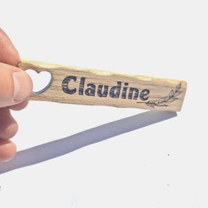 Porte nom marque place personnalisé avec dessin coeur en bois de Chêne cadeau invité mariage Fête Baptême Anniversaire Prénom bois naturel