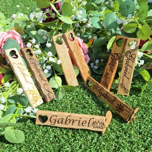 Marque Place Prénom personnalisé avec coeur en Bois Chêne Cadeau invité Mariage Fête Baptême Anniversaire Baby Shower bois naturel pas chère
