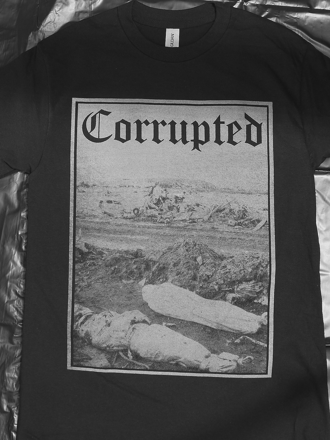 CORRUPTED - Cuerpos T-shirt - Etsy