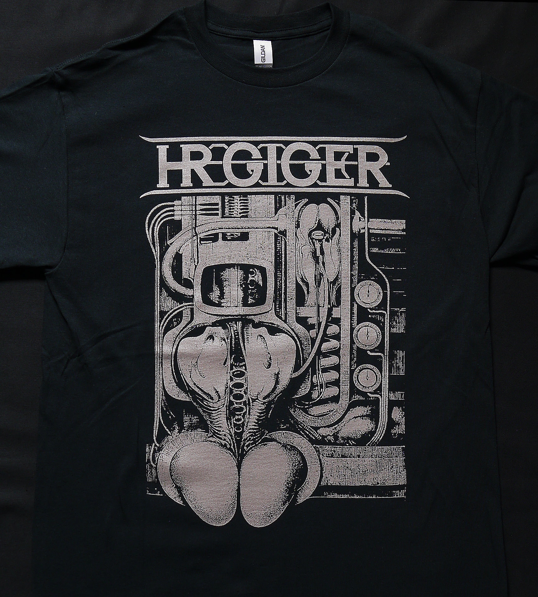 H.R. GIGER - Biomechanoid 1969 - T-shirt - Etsy