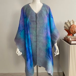 Cloak Poncho, Luxurious Poncho Shawl with irises, Unique felted Poncho Wrap, Hand-painted silk, Woman Poncho , Gift for her