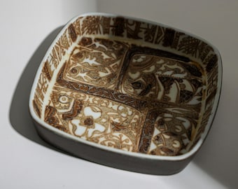 Royal Copenhagen Aluminia RC Faience 2883/719 Brown Baca square tray design by Nils Thorsen