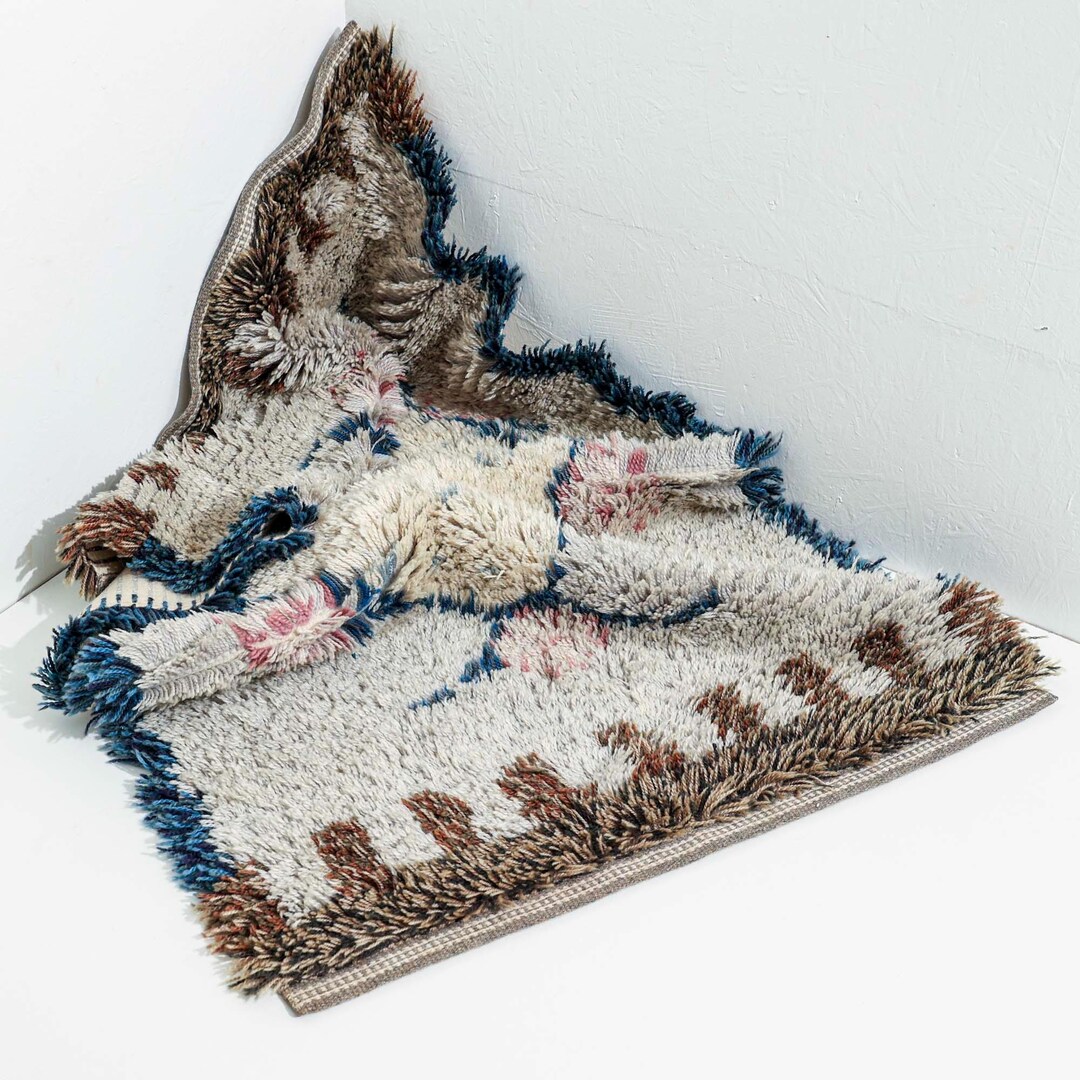 Norwegian Rya Rug Rya Rug (M) Vintage Scandinavian Rya Rug in Soft Pastel Tones With ...