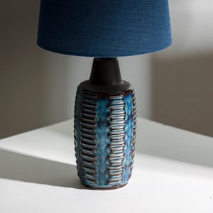 Vintage dansk bordslampa av Einar Johansen för Søholm – Sculptural Blue Glaze, modell 1034, 1964