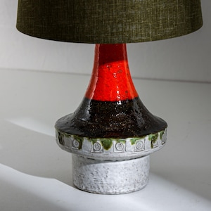 Lámpara de mesa de cerámica danesa de estudio, color marrón rojizo, década de 1960, KTP