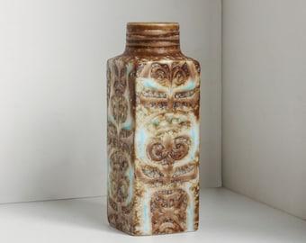 Baca-fajance vase, by Nils Thorsson, for Royal Copenhagen. Vintage, beautiful, perfect condition, fajance vase. From around the 1960s