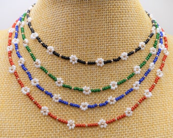 Beaded Daisy Choker Necklace, Seed Bead Flower Jewelry