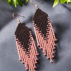 Black And Rose Pink Fringe Earrings,Seed Bead Brick Stitch Earrings,Dangle Drop Earrings,Modern Trendy Statement Earrings,Delicate Beadwork