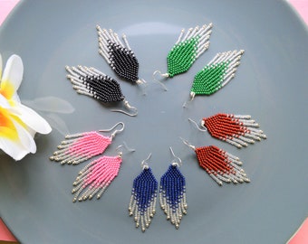 Mini boucles d'oreilles franges en perles de rocaille, crochets en métal argenté