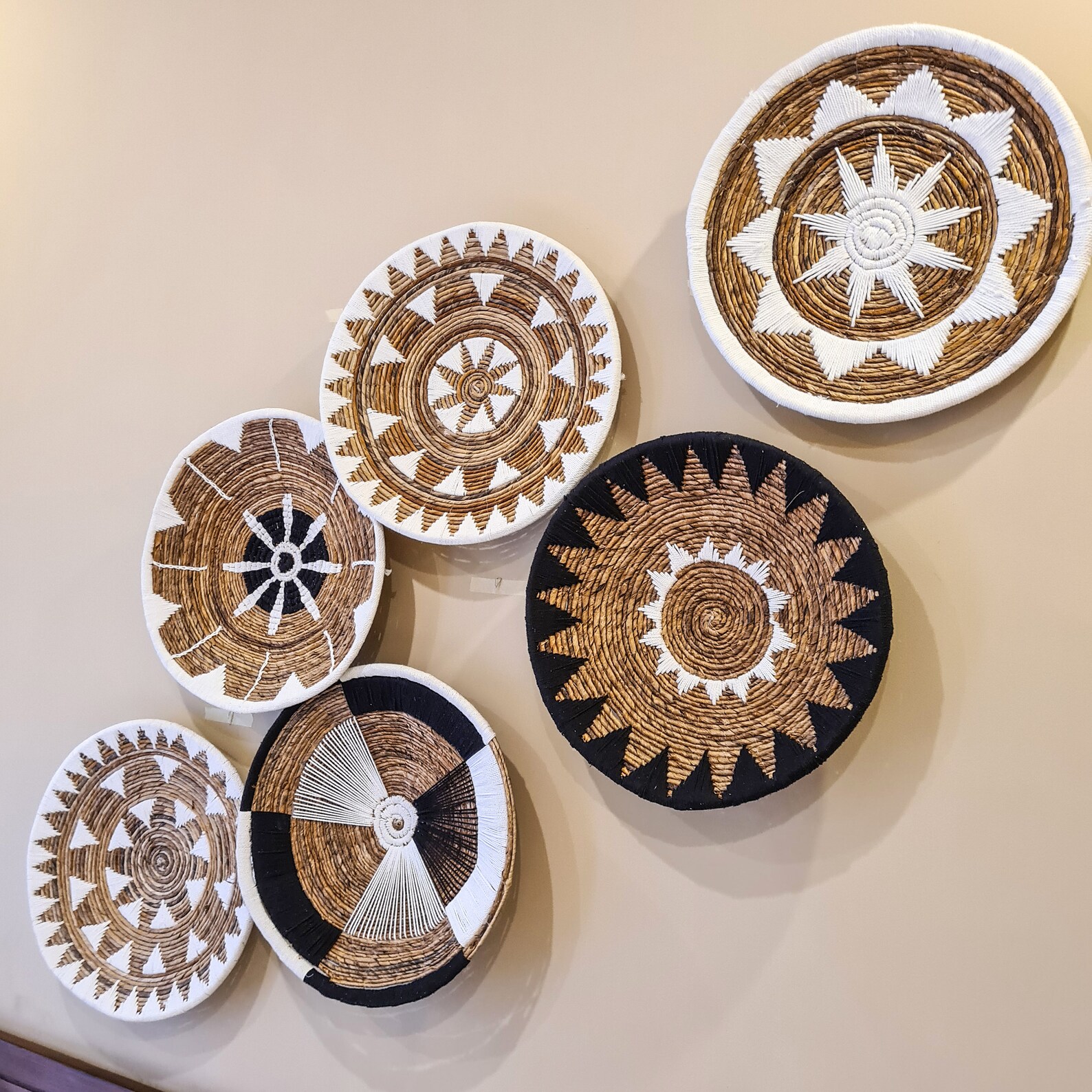 Set of 6 Pcs Wall Decor Wicker Plates Wall Basket Bohemian Pendant