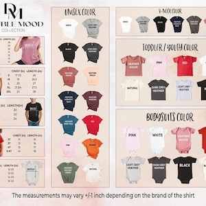 Op de afbeelding: Een productcatalogus voor de "Double Mood Collection" met verschillende t-shirtstijlen en -kleuren. De afbeelding bevat maattabellen met borst- en lengtematen in inches, samen met kleuropties voor unisex, V-hals, peuter/jeugd en bodysuit stijlen. De tekst "De afmetingen kunnen +/-1 inch vari&euml;ren, afhankelijk van het merk van het shirt" is ook opgenomen.