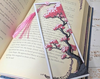 桜の木のしおり｜ピンクのタッセル付き花柄ブックトラッカー｜母の日の特別な贈り物｜芸術的な桜の文房具