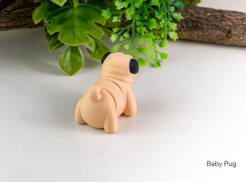 Tiny Pug Model / Keyring image 2