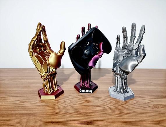 Robot Hand Controller Holder with personalized gamer tag