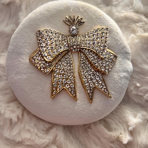 Vintage Gold Rhinestone Bow /Velore  Powder Puff Body Dusting Powder Puff Gifts Vintage Powder Compact Vintage Perfumed Dusting Powder puff