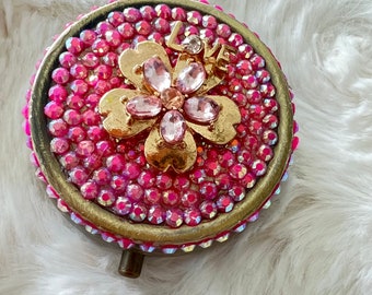 Round foral Pill Holder Vintage Hand-Painted Pill Box Handmade Pill Box Travel Jewelry Box Pill Holder Classic Trinket Holder