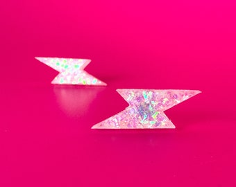 ハンドメイドの稲妻イヤリング（小） - 虹色のホワイト、楽しい低刺激性スタッド