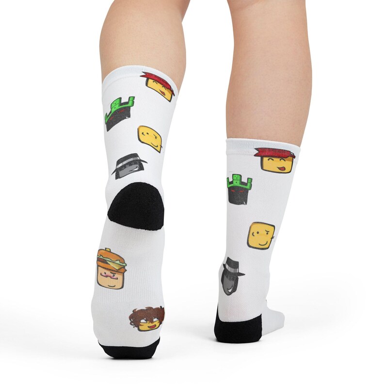 Forsaken Faces 007n7, zwei mal, Skelesky, Elliott und 1x1x1x1 Muster Crew Socken, Geburtstagsgeschenk Cartoon Roblox Emoticon Socken, Einzigartiges Geschenk Bild 4