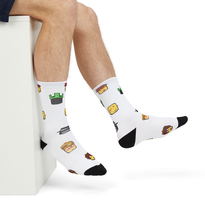 Forsaken Faces 007n7, zwei mal, Skelesky, Elliott und 1x1x1x1 Muster Crew Socken, Geburtstagsgeschenk Cartoon Roblox Emoticon Socken, Einzigartiges Geschenk Bild 9
