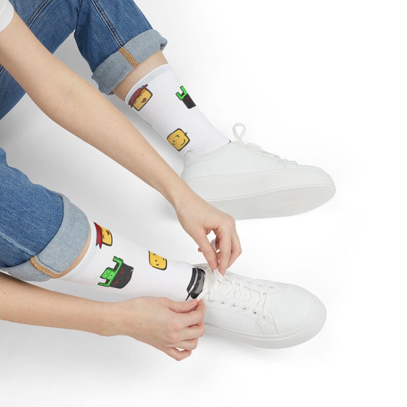 Forsaken Faces 007n7, zwei mal, Skelesky, Elliott und 1x1x1x1 Muster Crew Socken, Geburtstagsgeschenk Cartoon Roblox Emoticon Socken, Einzigartiges Geschenk Bild 7