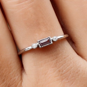 Baguette Alexandrite Ring / Birthstone Ring For Women / Bezel Set Alexandrite Stackable Ring / Dainty Minimalist Ring / Mothers Stack Ring