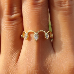 Stackable Wavy Moissanite Full Eternity Ring  / Dainty Wavy Band / 14K Gold Stacking Ring / Minimalist Ring / Wedding Ring / Ring For Women