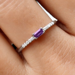 Amethyst Baguette Birthstone Ring / Purple Stone Ring For Mom / Dainty Stacking Ring For Women / February Gemstone Ring / Minimalist Ring