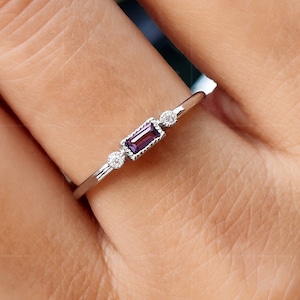 Dainty Purple Stone Ring / Amethyst February Birthstone Ring / Amethyst Baguette Ring For Women / Delicate Minimalist Ring / Gemstone Ring