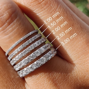 Anillo de banda de boda de pavé de moissanita incoloro de corte redondo, anillo de eternidad completo de oro sólido de 14 k, banda de moissanita minimalista, conjunto de anillos nupciales