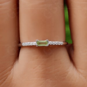 Peridot Stackable Rings For Women / Dainty August Birthstone Ring / Peridot Minimalist Ring / Thin Pave Side Stone Ring / Delicate Gold Ring