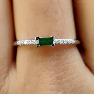 Dainty Stackable Birthstone Ring For Mom / Emerald Baguette Ring / Minimalist Stacking Ring / May Birthstone Ring / Green Gemstone Ring