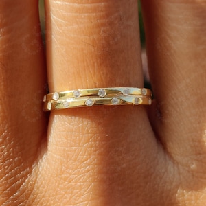 Zig Zag Flush Set Man Made Diamond Eternity Ring, 14K Gold Round Lab Grown Diamond Minimalist Ring, Diamond Wedding Band