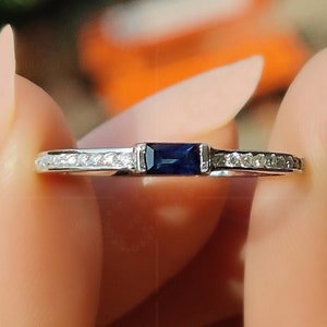 Sapphire Stacking Ring / Minimalist Gold Ring / Sapphire Baguette Ring / Dainty September Birthstone Ring / Blue Gemstone Ring For Women