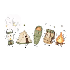 Puede incluir: Una ilustraci&oacute;n digital que presenta cinco art&iacute;culos de camping antropom&oacute;rficos con caras sonrientes: una linterna verde, una tienda de campa&ntilde;a beige, un saco de dormir verde, una mochila beige con una taza y una fogata. El texto Ochna Studio aparece arriba.