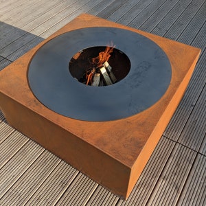 QUADRO fire pit with grill function