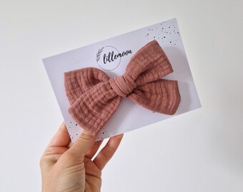 Grande fermaglio per capelli a forma di fiocco in mussola marrone chiaro – Accessorio per capelli in cotone a coccodrillo per ragazze