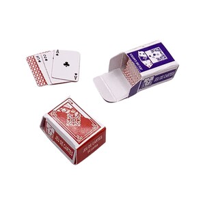 Carte da gioco in miniatura 1:12 da poker, mini pila di carte per casa delle bambole, mazzo di carte realistico, mini carte da casinò realistiche 1/12, carte per sala giochi