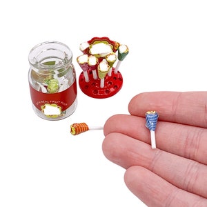 Miniatyr klubbor i godisburk | Skala 1:6 | Godisbutikstillbehör | Dockhusmat | Små realistiska godisar för dockor | Fejkgodis