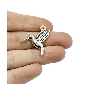 1 Pequeno Berloque, Berloques para Jardinagem, Presente para Jardineiro, Berloques para Jardim, Berloque para Passarinho, Berloque para Pássaro, Berloques para Quintal, Berloques para Animais