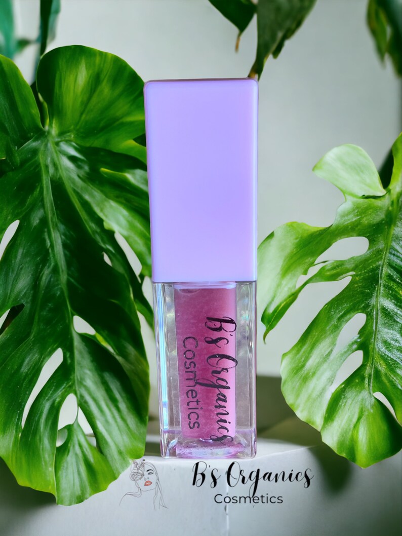 100 Natural Lip Oil effectively Targets Drycracked Lips Strawberry