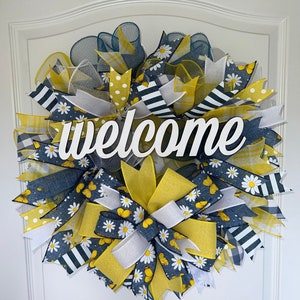 Daisy Wreath for Front Door, Summer Wreath for Front Door, Spring Decor, Summer Decor, Summer Decoration, Spring Decoration, Deco Mesh