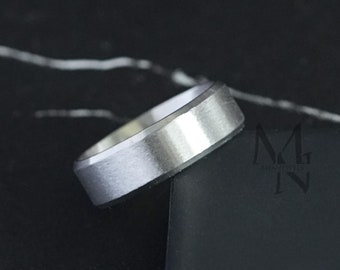 Mens Simple Silver Ring, Personalised Engraved Ring 8mm Band, Minimalist Mens Jewellery, Unisex Everyday Ring, Gift for Him & Her