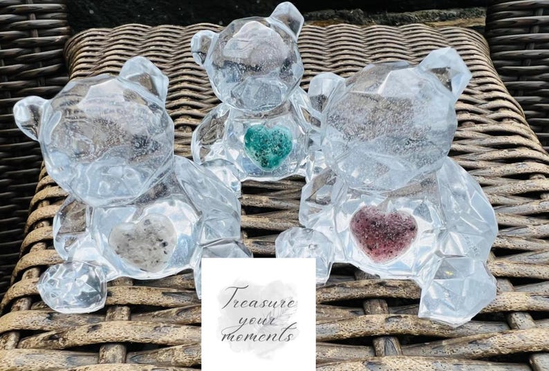 Resin Pet Memorial Bear Figurine, Keepsake Heart Tribute, Pet Loss Remembrance image 3