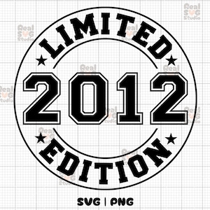 Può includere: Grafica in bianco e nero di un cerchio con il testo "LIMITED EDITION 2012" all'interno.