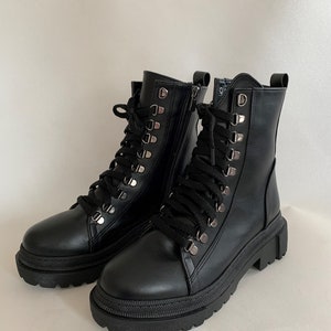 Schoenen voor vrouwen, zwarte laarzen, laarsjes, enkellaarsjes, dikke zolen, herfst en winter, handgemaakt, damesschoenen, comfortabele schoenen, faux leer